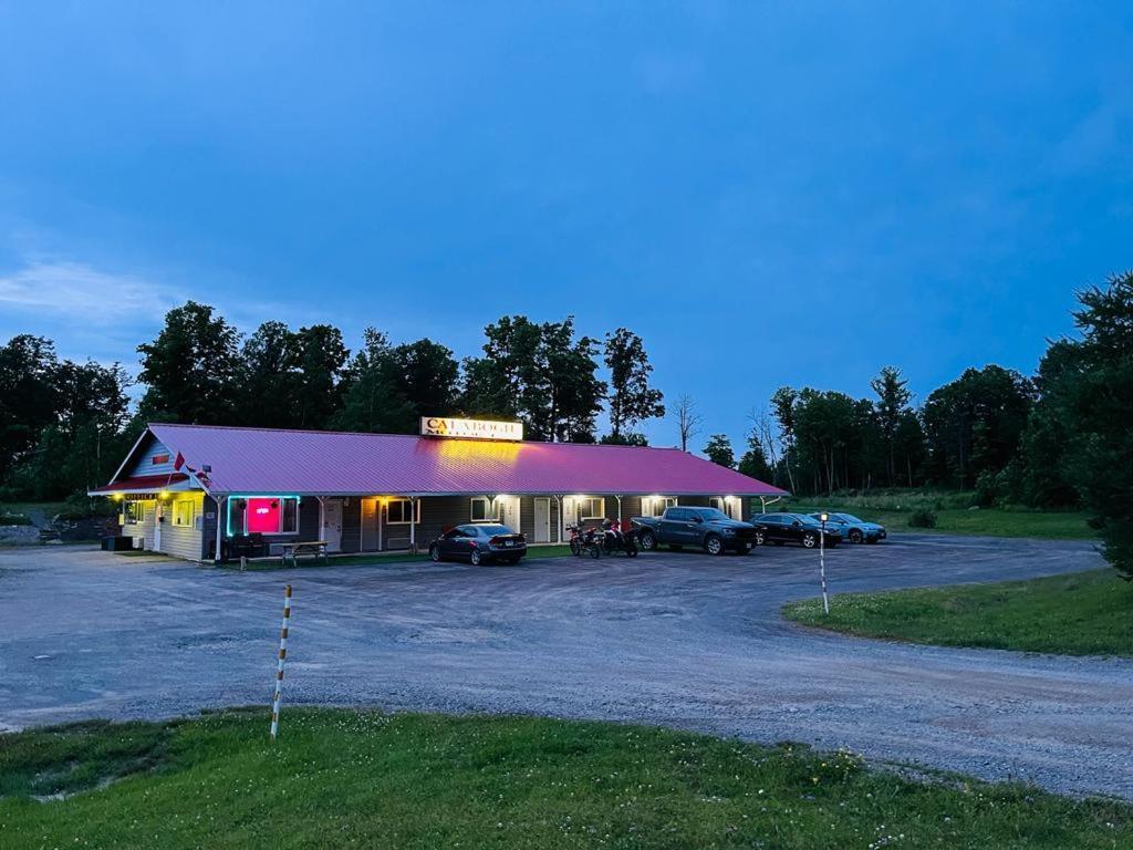 Calabogie Motor Inn Ngoại thất bức ảnh