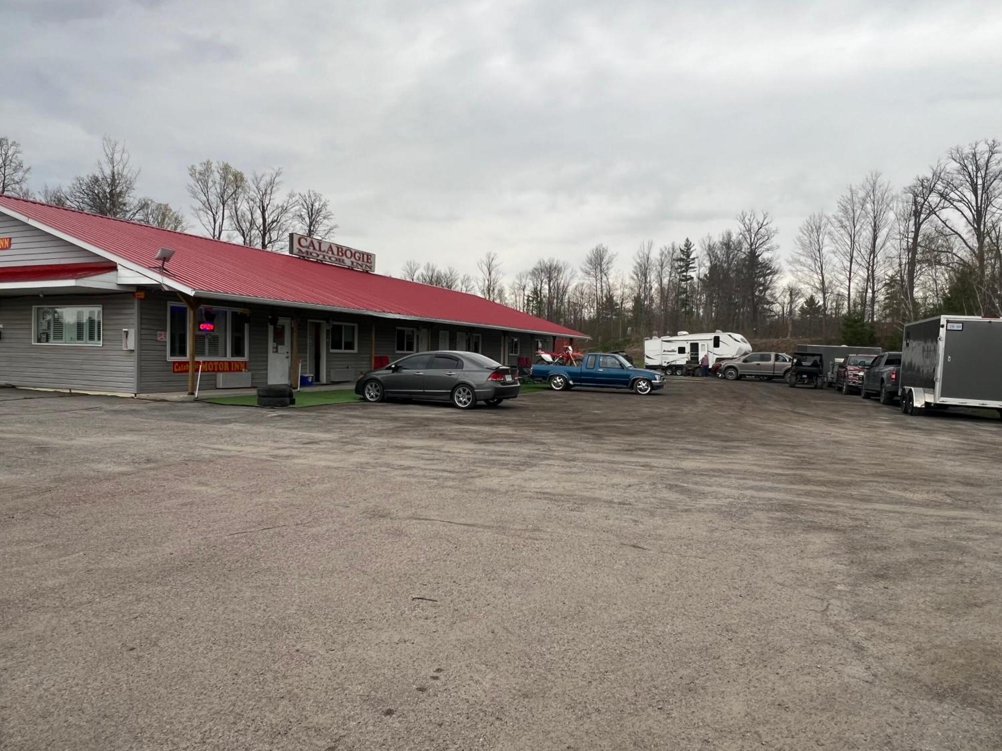 Calabogie Motor Inn Ngoại thất bức ảnh
