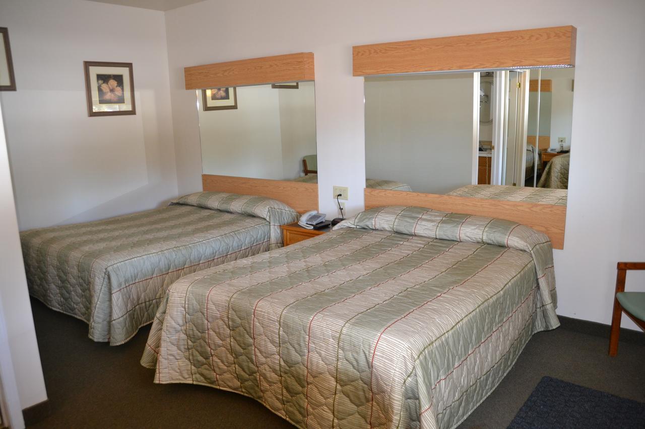 Calabogie Motor Inn Ngoại thất bức ảnh