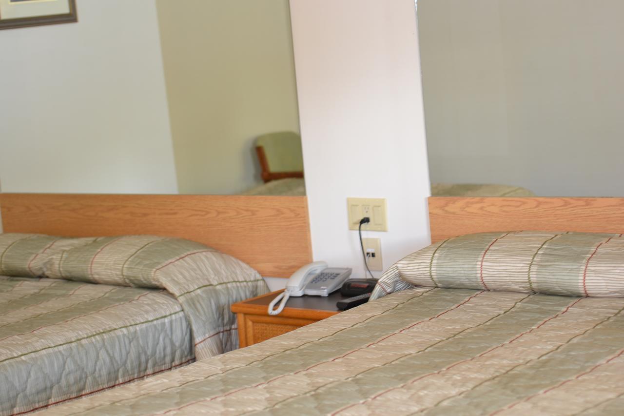 Calabogie Motor Inn Ngoại thất bức ảnh